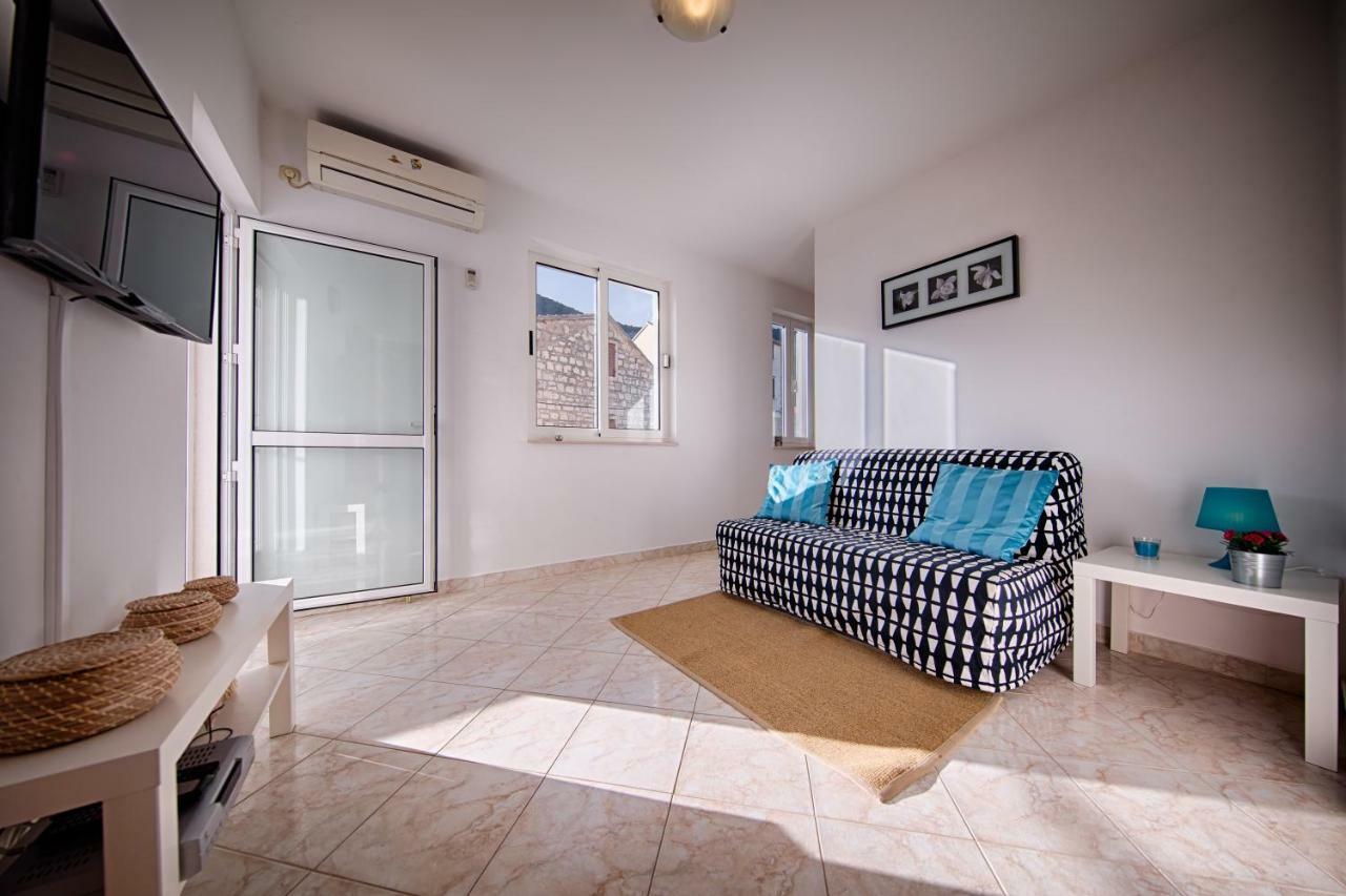 Apartments Marinkovic Komiža Eksteriør billede