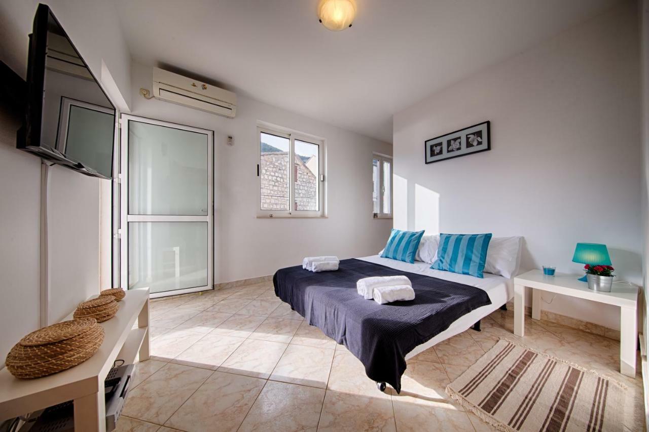 Apartments Marinkovic Komiža Eksteriør billede