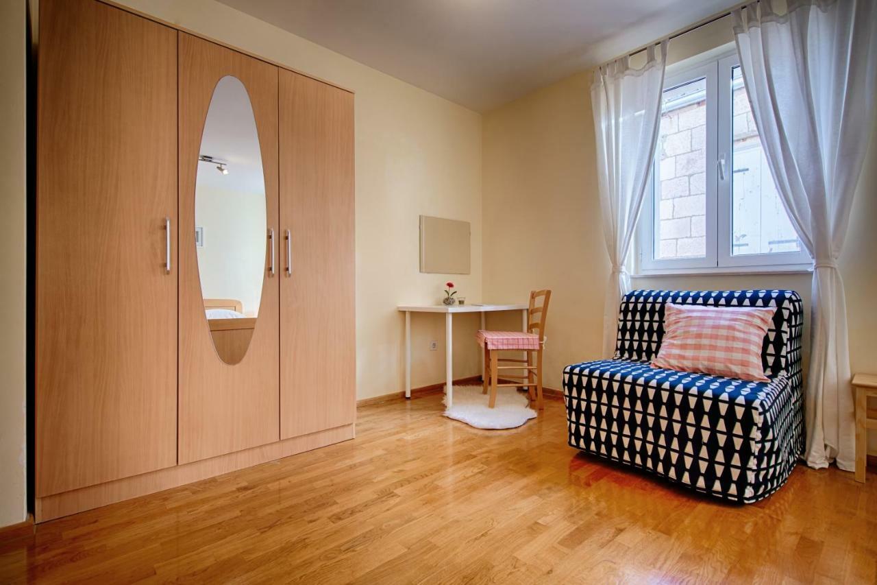Apartments Marinkovic Komiža Eksteriør billede