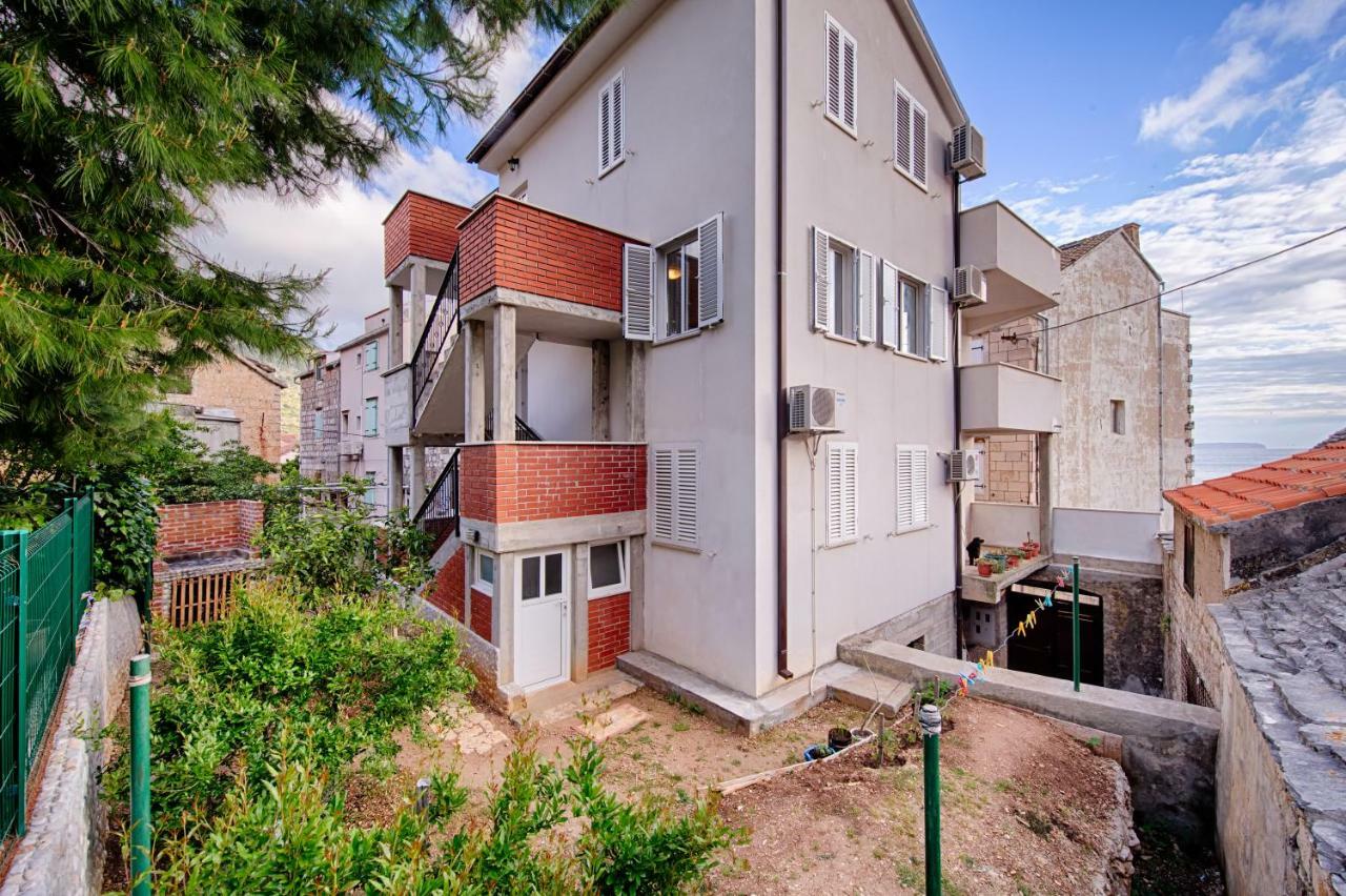 Apartments Marinkovic Komiža Eksteriør billede