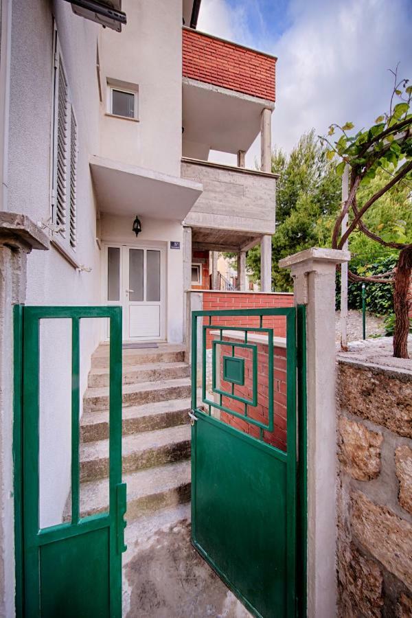Apartments Marinkovic Komiža Eksteriør billede