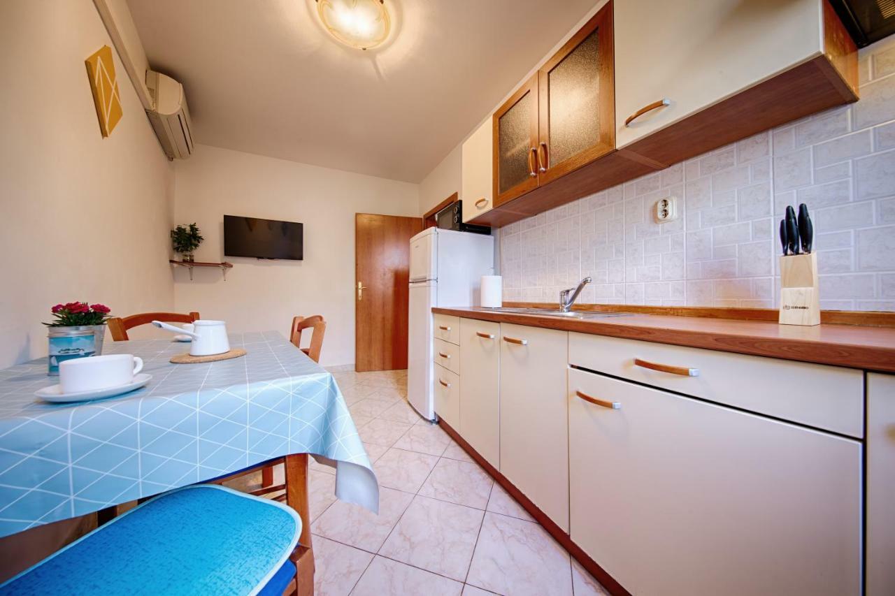 Apartments Marinkovic Komiža Eksteriør billede
